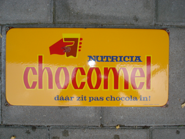 emaille bord chocomel